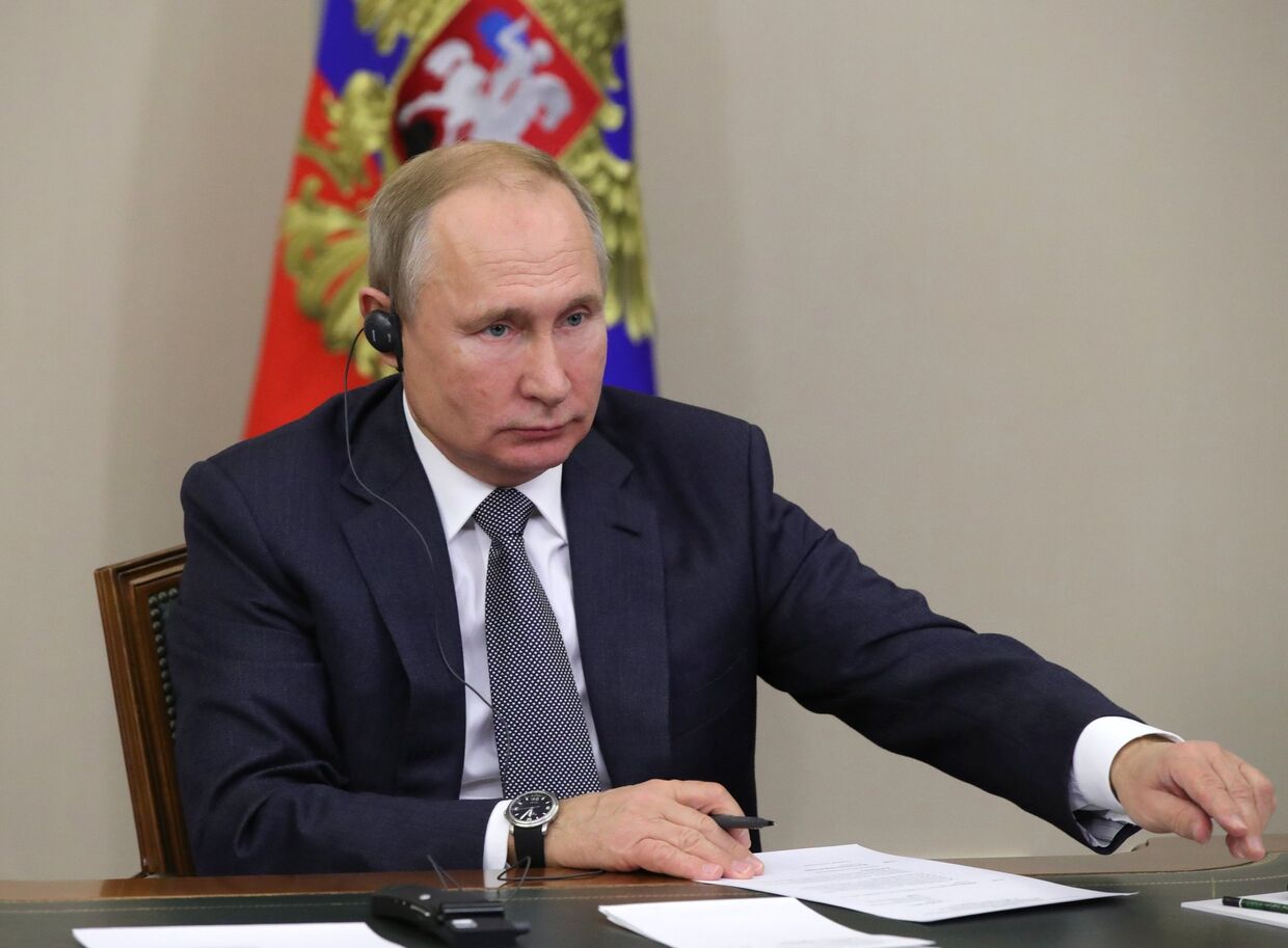 Президент РФ В. Путин принял участие в церемонии начала поставок российского газа в КНР по восточному маршруту