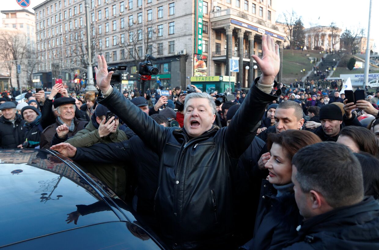 Бывший президент Украины Петр Порошенко принимает участие в митинге в Киеве в преддверии так называемого саммита «нормандского формата»