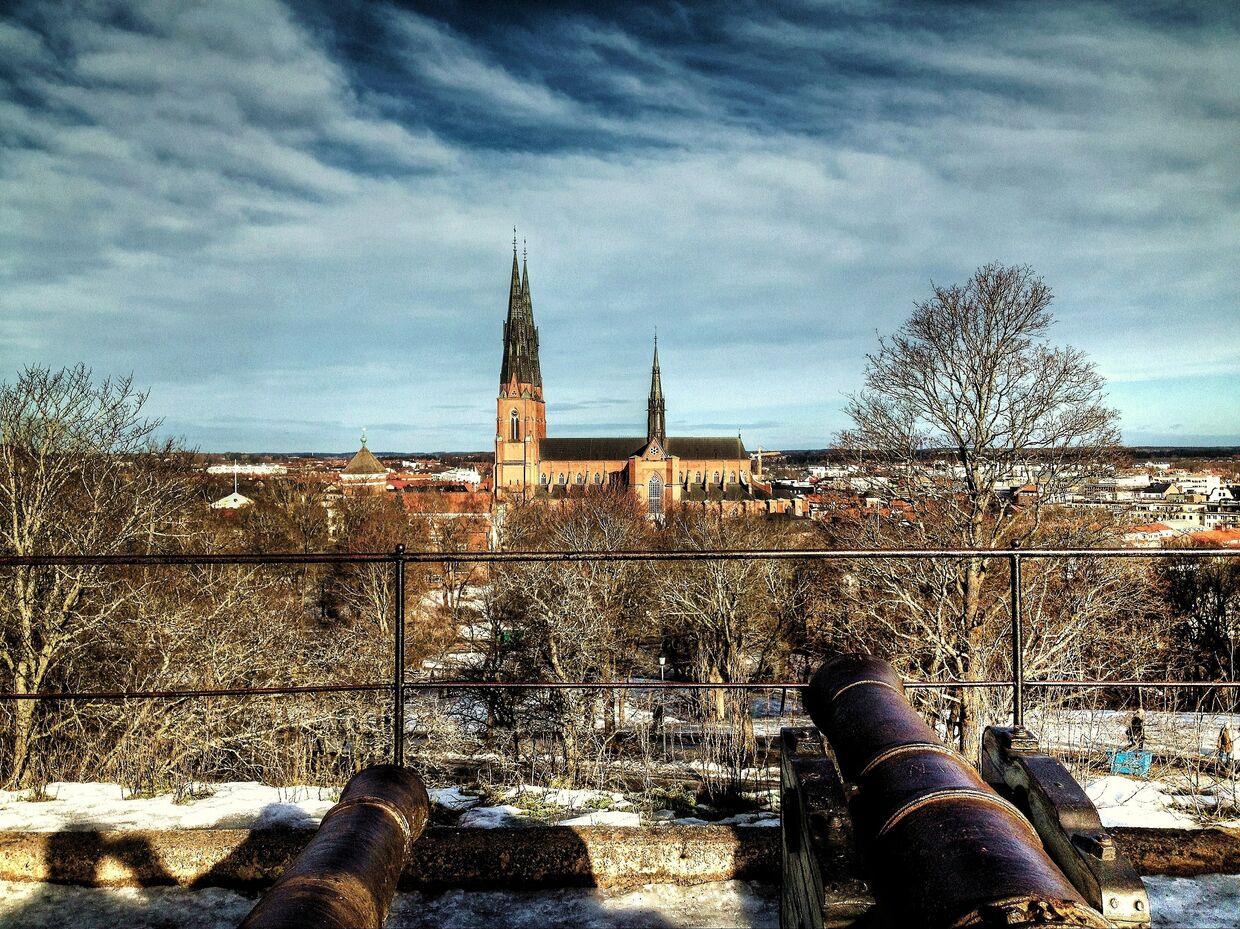 Вид на кафедральный собор в Упсале, Швеция
