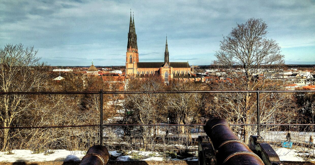 Вид на кафедральный собор в Упсале, Швеция