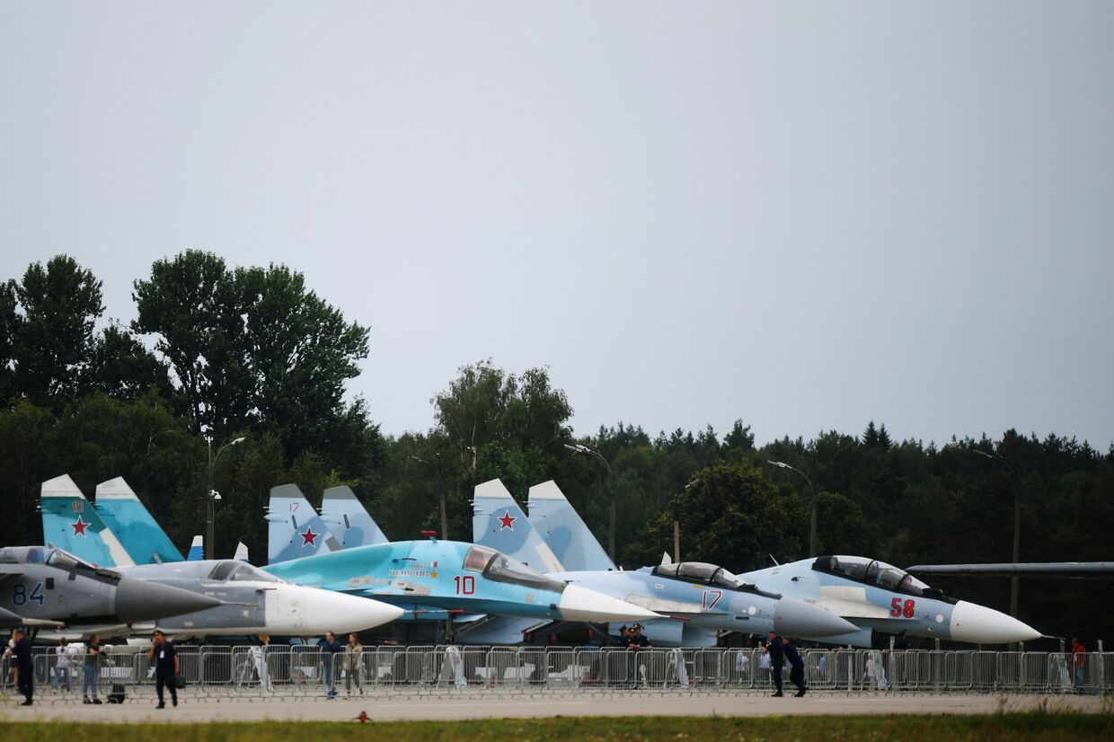Самолеты Су-30СМ, Су-27УБ и Су-34