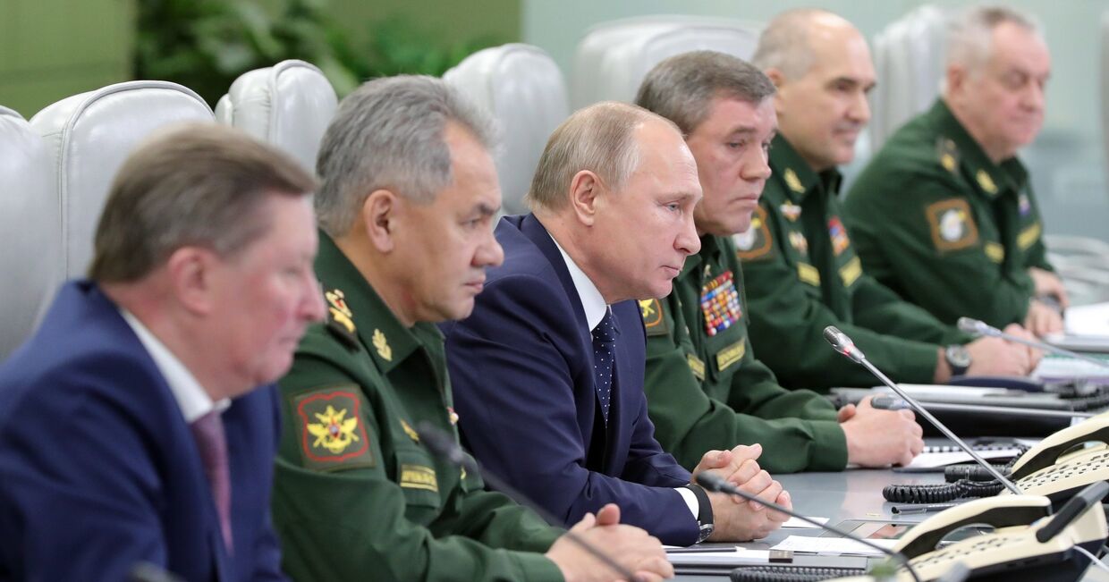 Владимир Путин наблюдает за пуском ракеты комплекса «Авангард»
