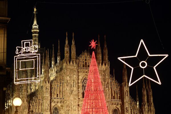 Рождественская елка в Милане