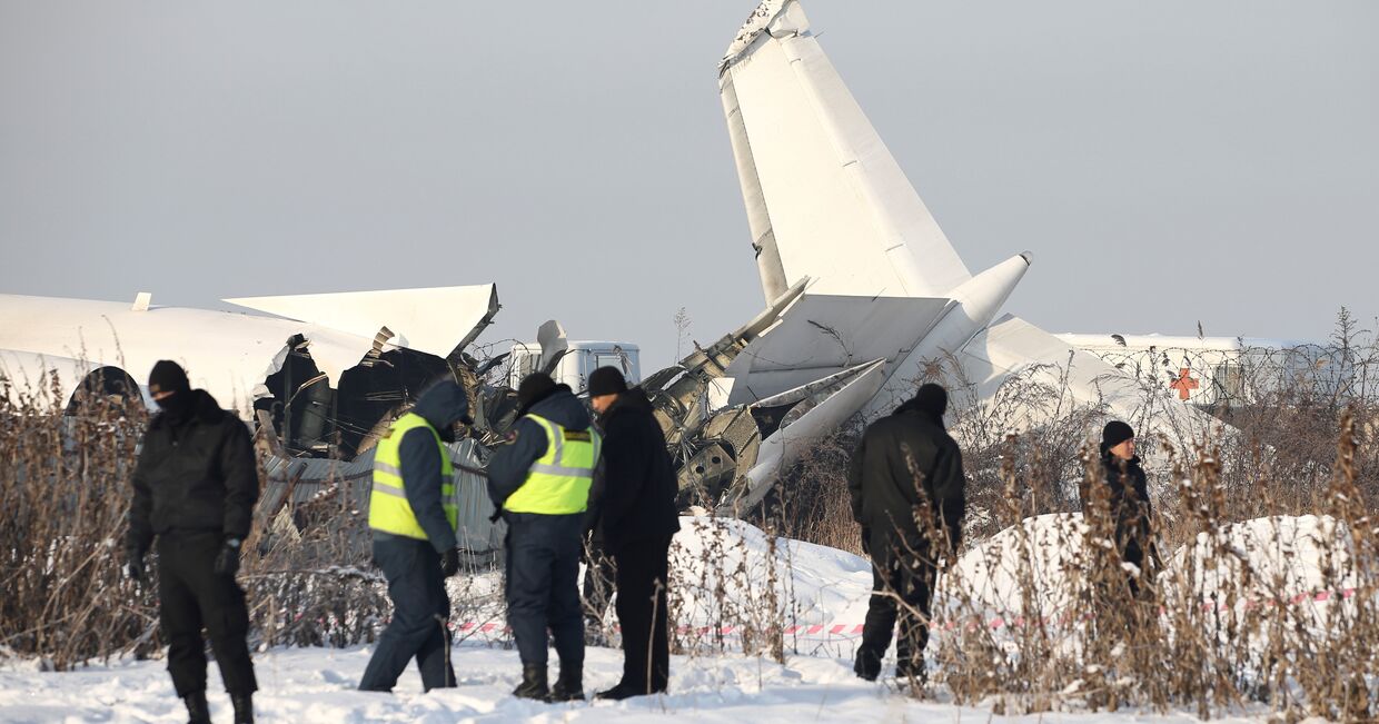 Самолет Fokker-100 авиакомпании Bek Air разбился недалеко от Алма-Аты, Казахстан