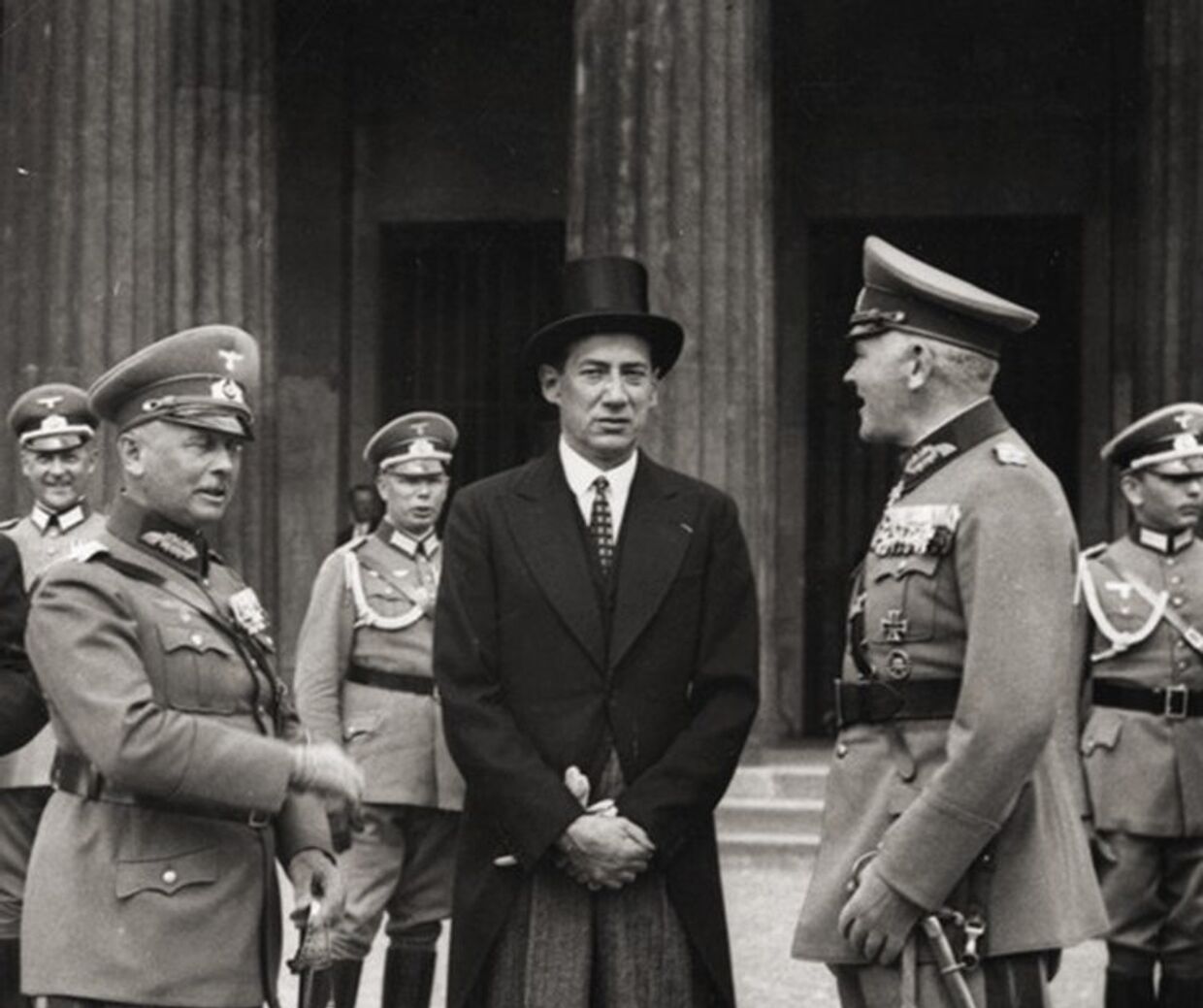 Вернер фон Фрич, Юзеф Бек и Вернер фон Бломберг в Берлине, 1935 год