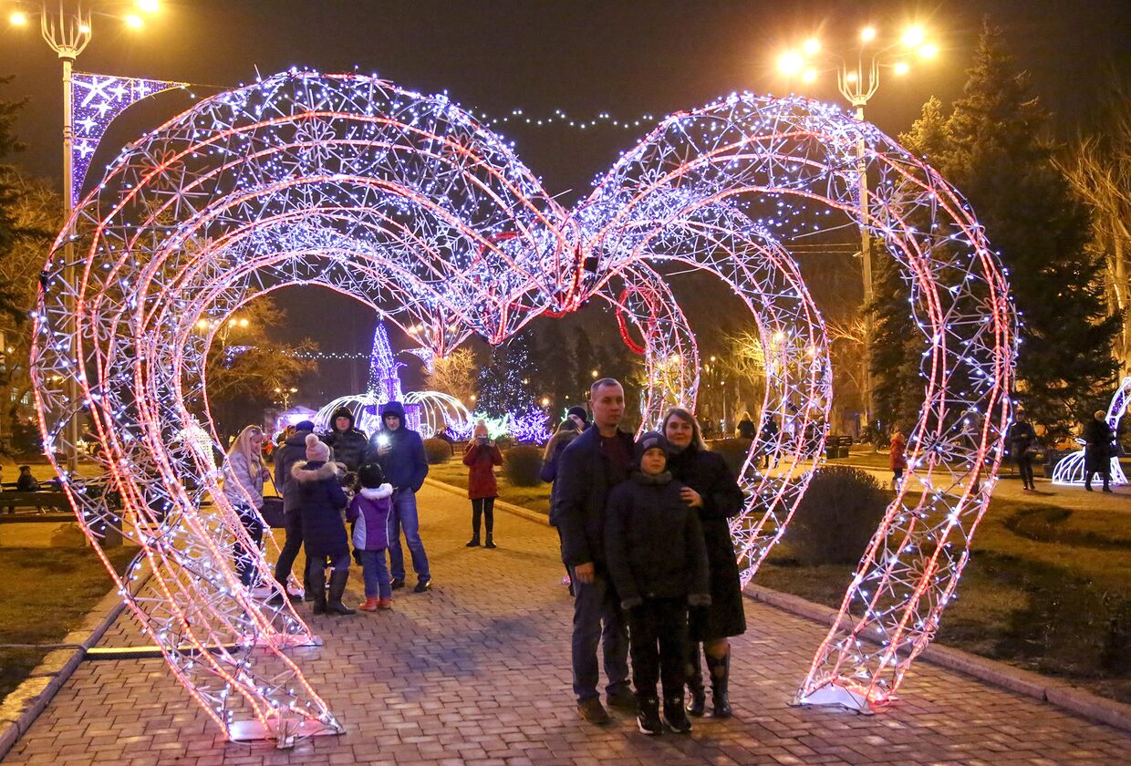 Новогоднее укрешение города в Донецке