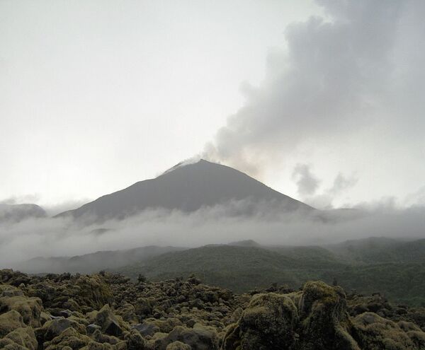 Вулкан Ревентадор в Эквадоре
