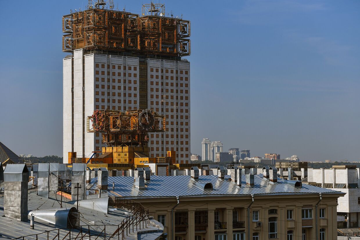 Вид на здание Российской академии наук в Москве