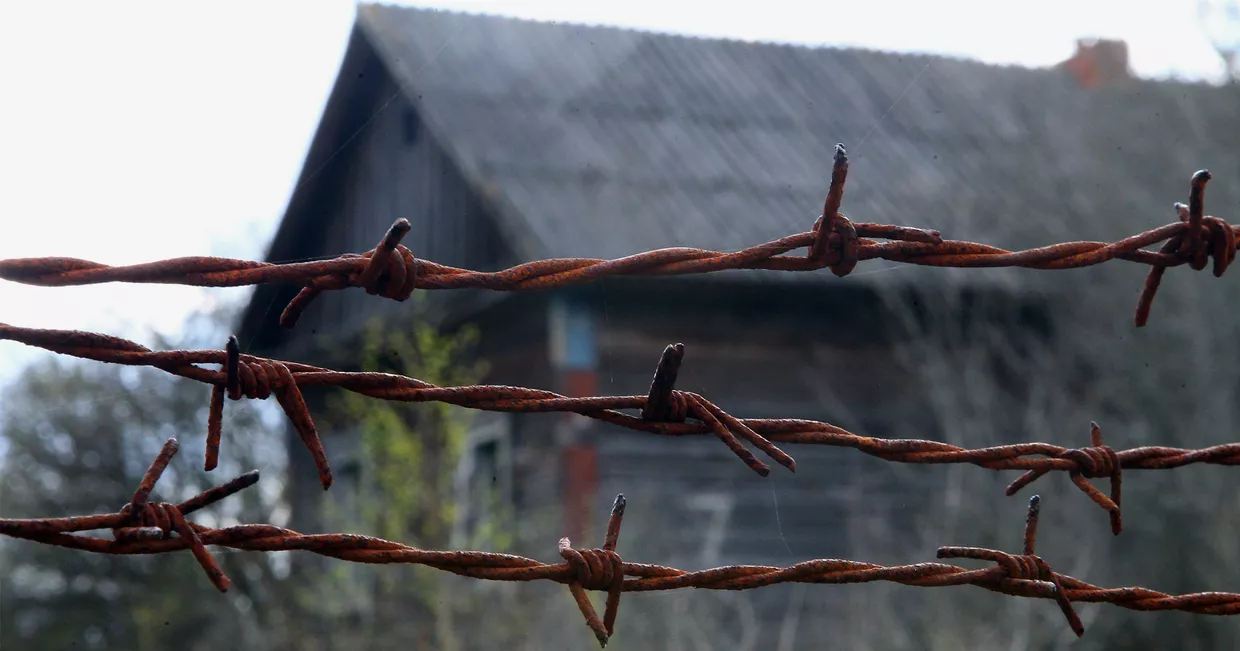 Переселенцам из деревни в зоне отчуждения Чернобыльской АЭС разрешили посетить свои дома