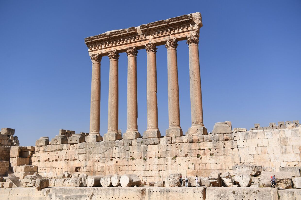 Храм Юпитера (Баала, Зевса Гелиополиса) в храмовом комплексе древнего ливанского города Баальбек
