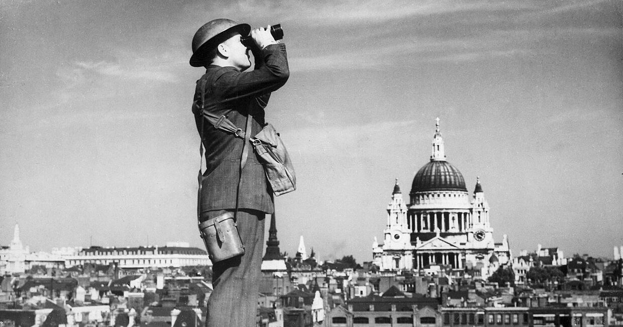 Наблюдатель на крыше в Лондоне, 1940 год. Битва за Британию