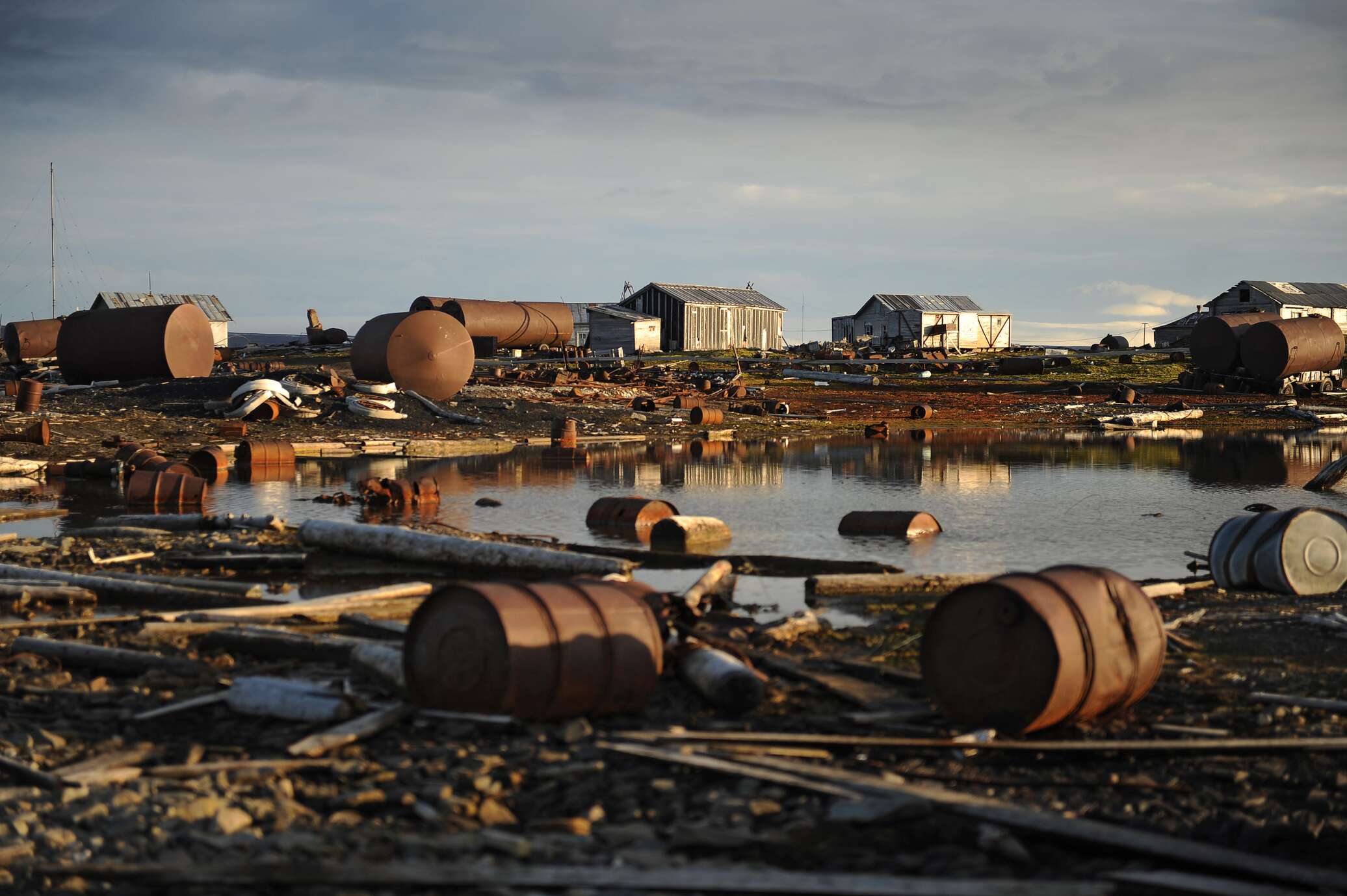 Накопленный экологический вред. Карское море радиоактивные отходы. Загрязнение Арктики. Свалка в Арктике. Экология Арктики.