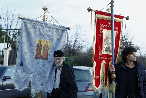 Мирное шествие в защиту прав Сербской православной церкви в Черногории Мирное шествие в защиту прав Сербской православной церкви в Черногории