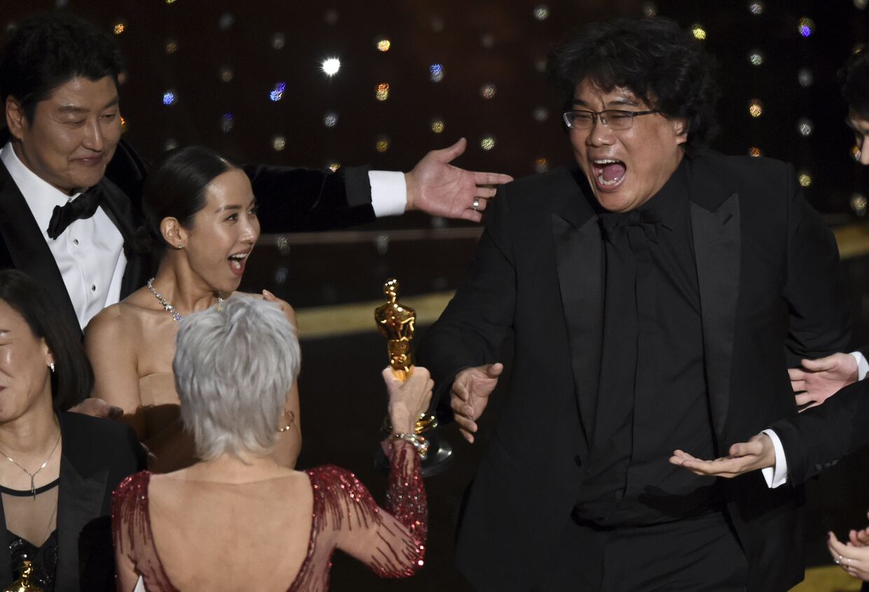 Пон Чжун Хо на церемонии вручения премии Оскар в Лос-Анджелесе