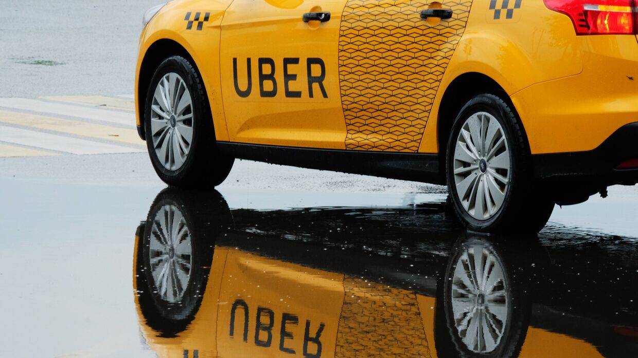 Автомобиль службы такси Uber