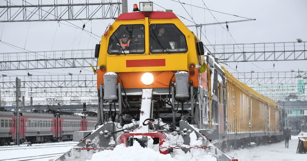 Снегоуборочный поезд СМ-2