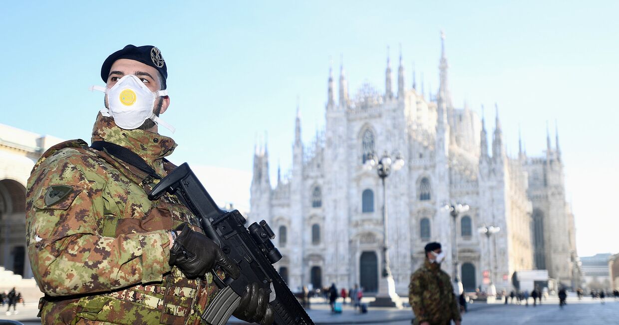 Военные в Милане, Италия