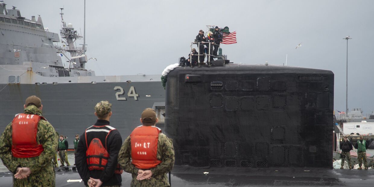 Прибытие подлодки на базу ВМС Норфолк, США