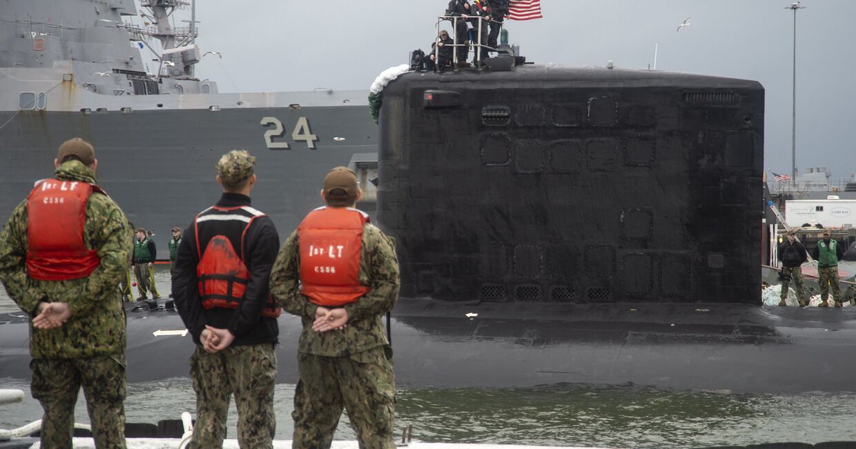 Прибытие подлодки на базу ВМС Норфолк, США