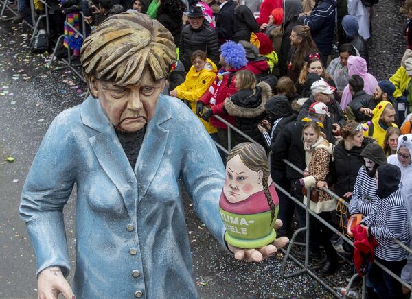 Фигура, изображающая канцлера Германии Ангелу Меркель