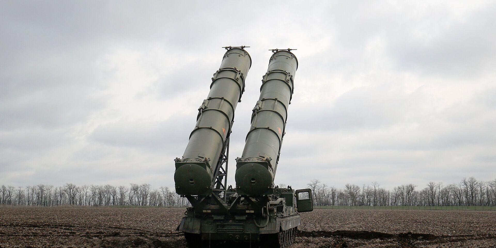 Пуско-заряжающая установка в составе зенитно-ракетной системы (ЗРС) С-300В4 - ИноСМИ, 1920, 26.12.2022