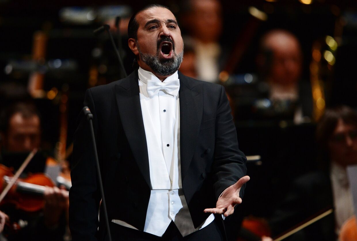 Азербайджанский оперный певец Эльчин Азизов выступает на гала-концерте звезд мировой оперы