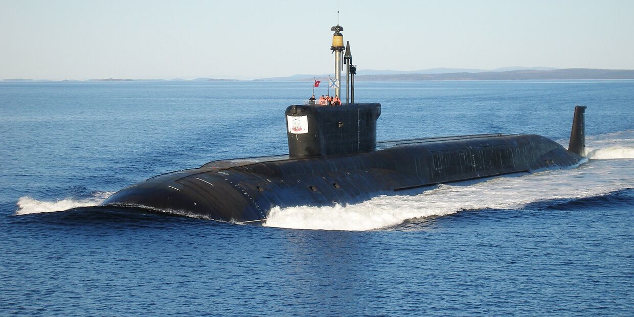 Атомная подводная лодка Юрий Долгорукий во время ходовых испытаний