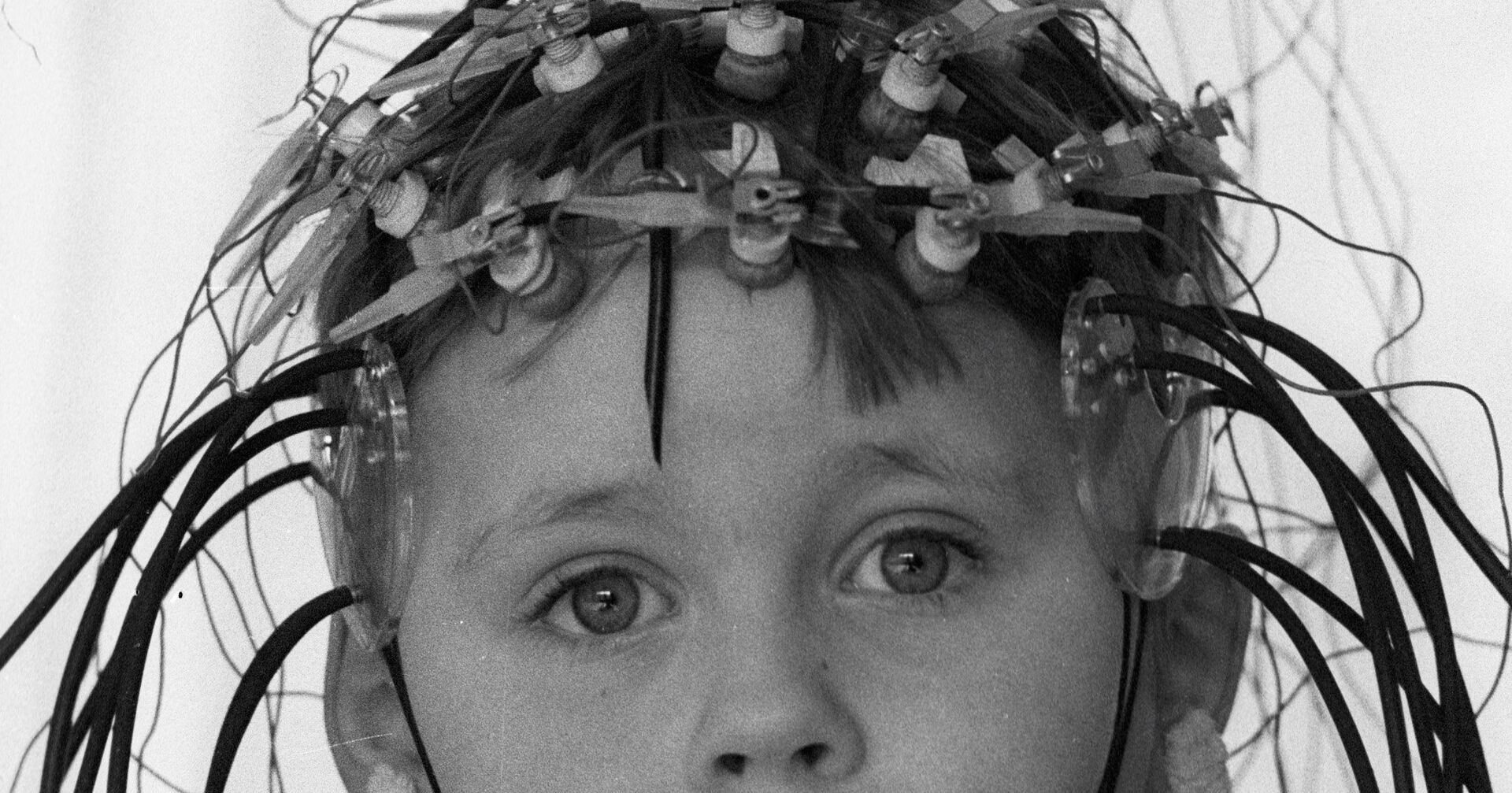 Запись биотонов головного мозга у пятилетнего мальчика - ИноСМИ, 1920, 03.11.2020