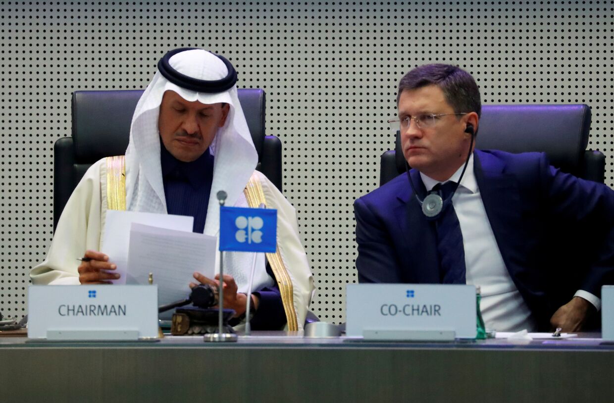 Министр энергетики Саудовской Аравии принц Абдулазиз бен Салман Аль Сауд и министр энергетики России Александр Новак