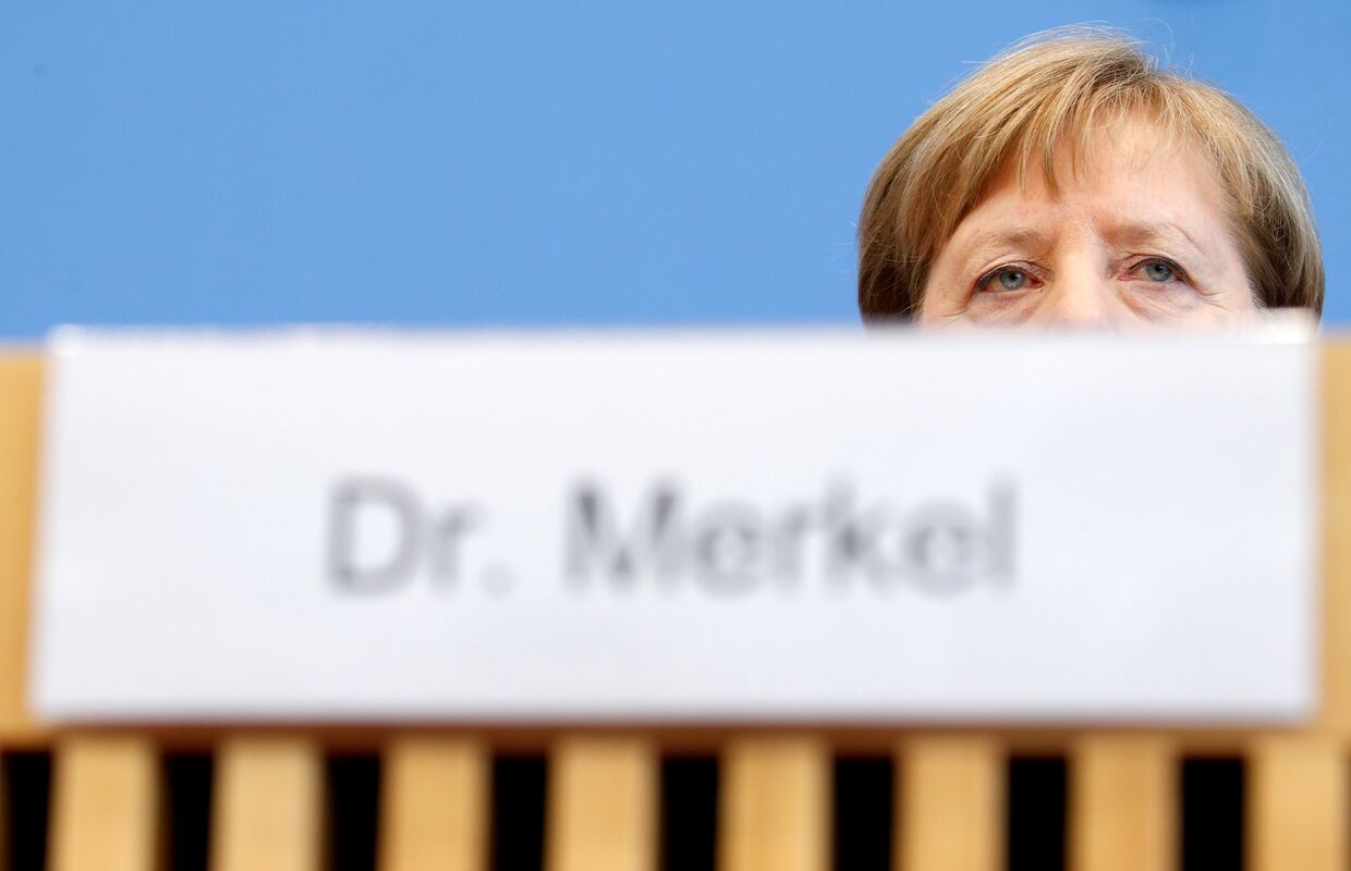 Канцлер Германии Ангела Меркель на пресс-конференции по поводу коронавируса в Берлине, Германия