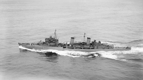 Британский лёгкий крейсер HMS Edinburgh