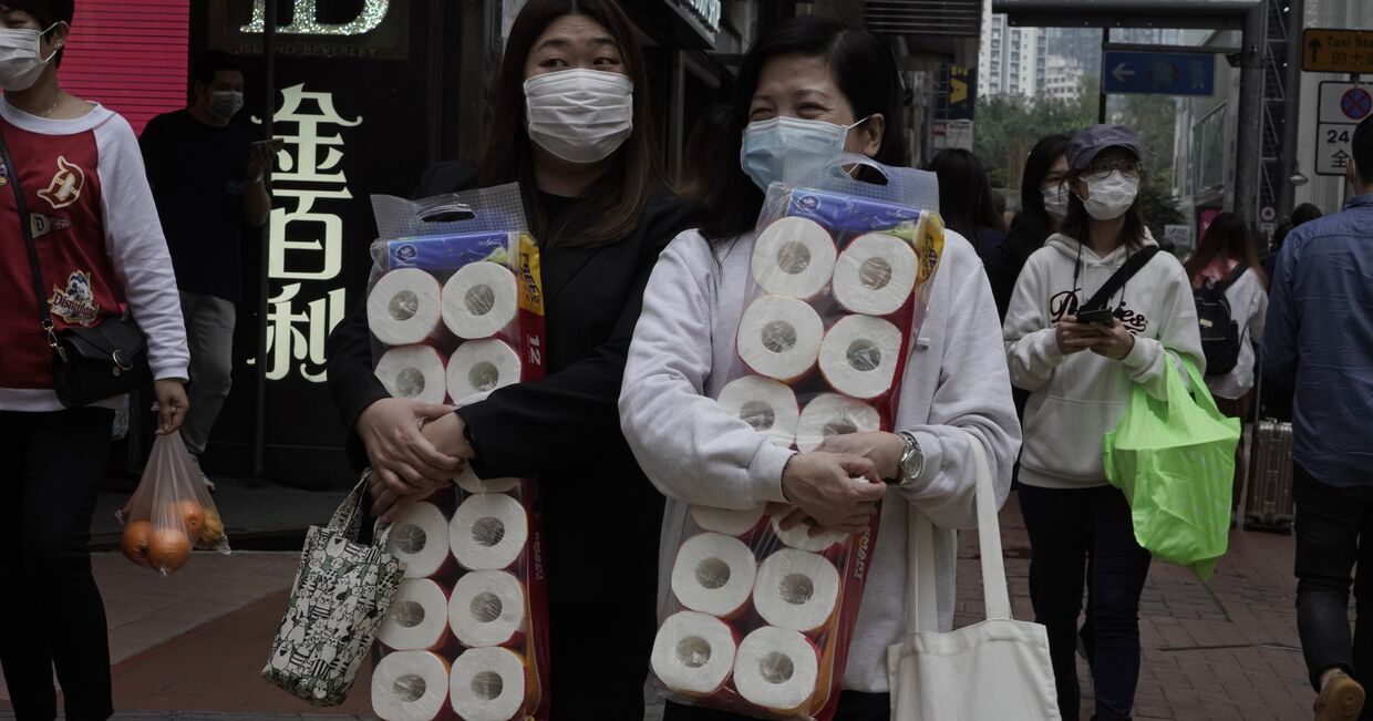 Женщины с туалетной бумагой, Гонконг