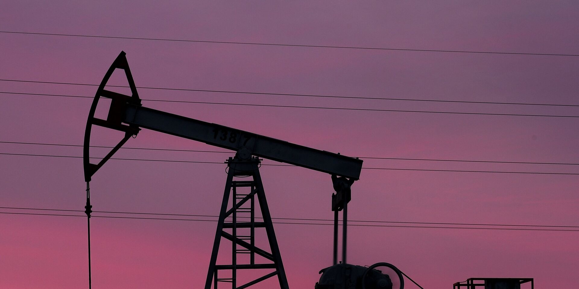 Работа нефтяных станков - качалок - ИноСМИ, 1920, 29.09.2025