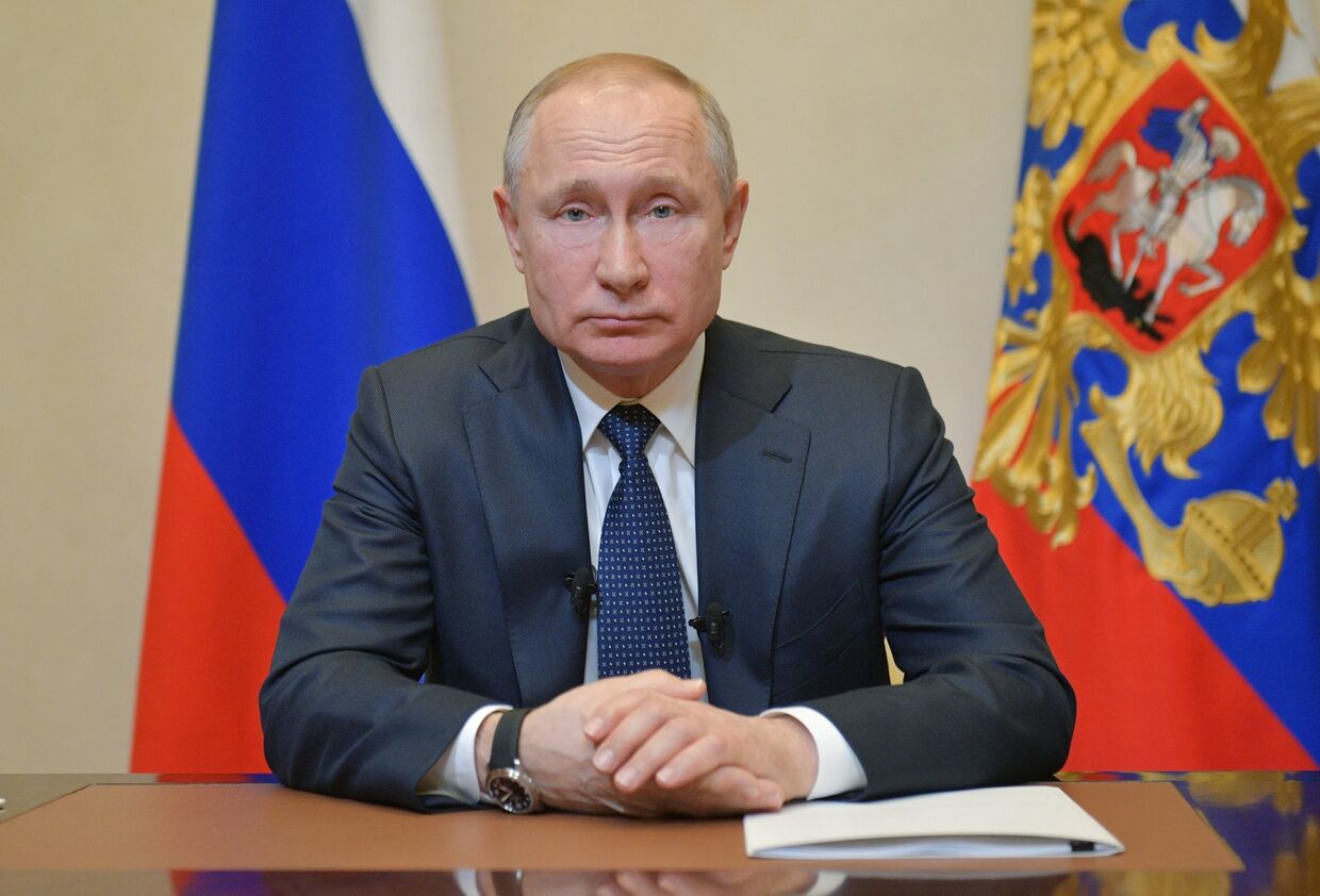 Президент РФ В. Путин выступил с обращением в связи с коронавирусом