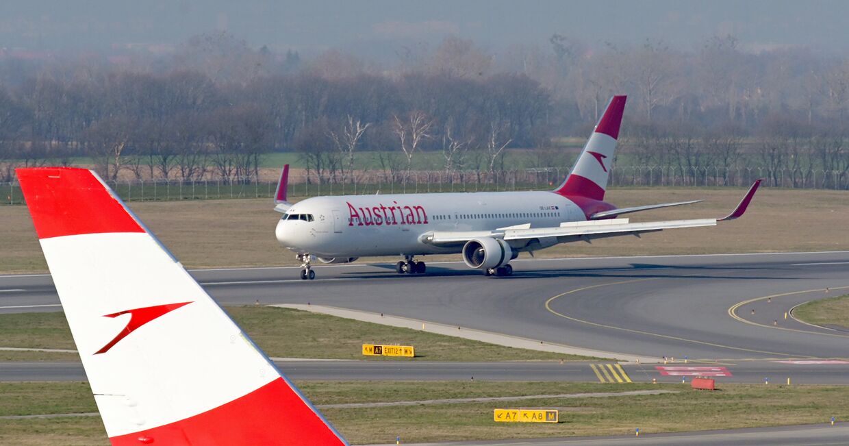 Самолет Austrian Airlines в Австрии