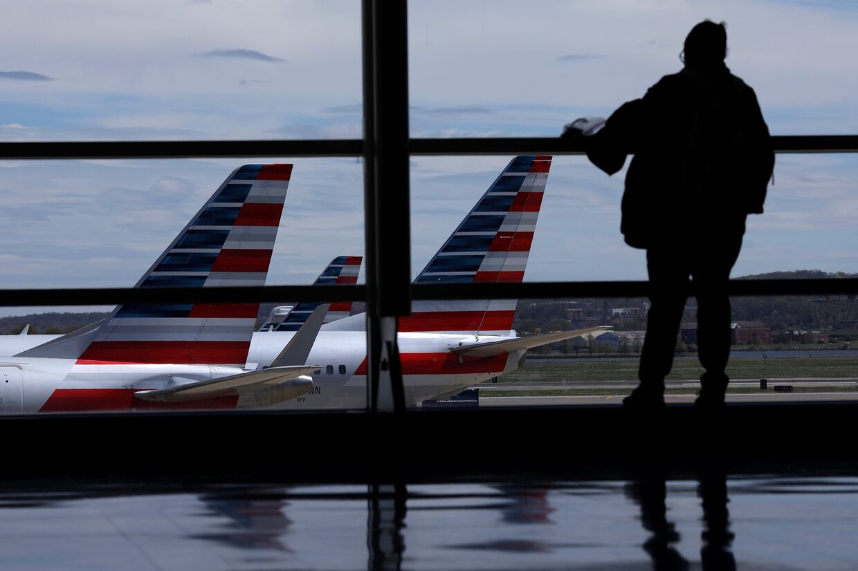 Самолеты American Airlines в аэропорту Рейгана в Вашингтоне
