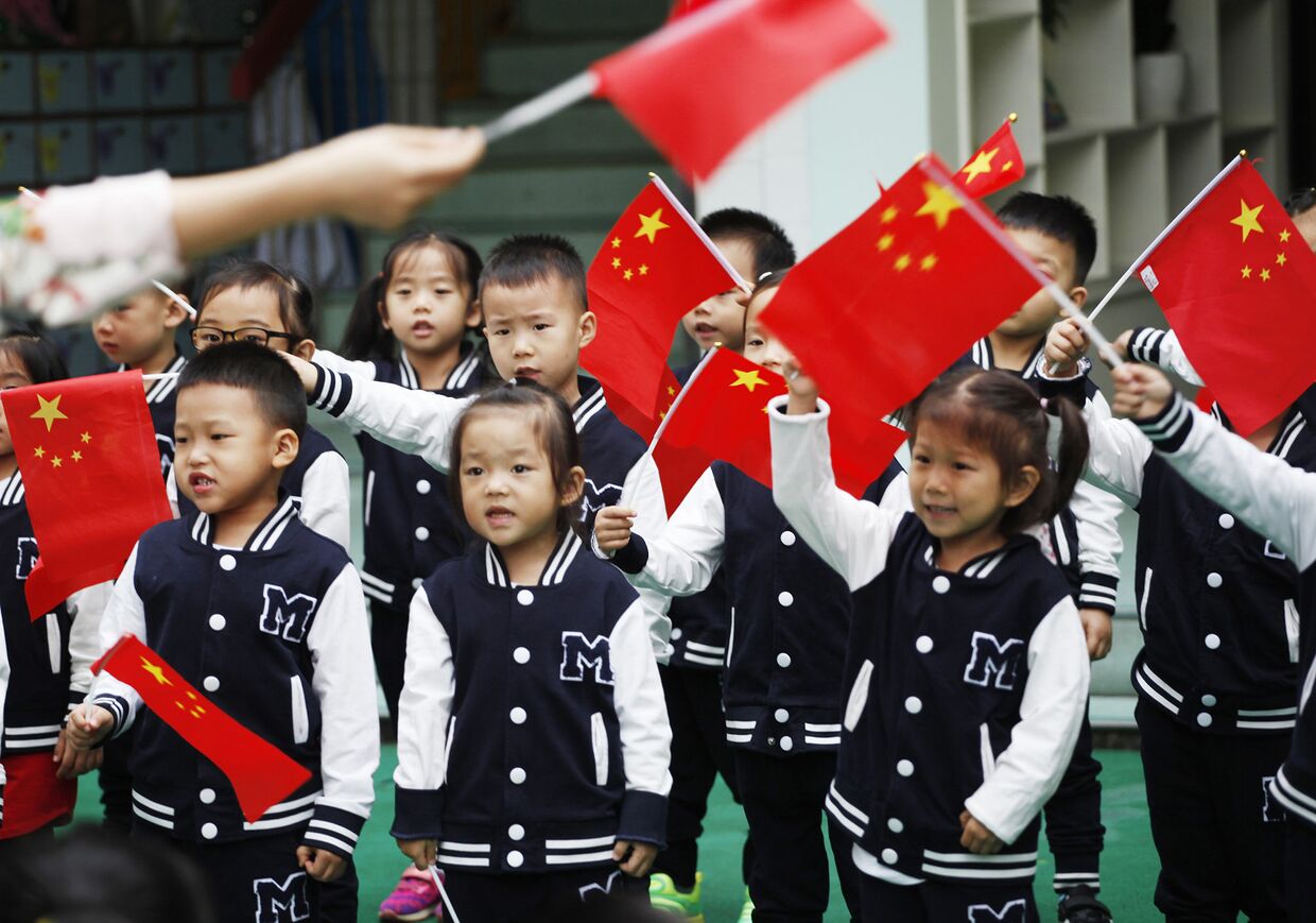 Дети в детском саду в Тунлу, Китай