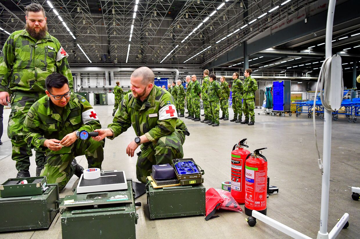 26 марта 2020. Военные разворачивают полевой госпиталь в Стокгольме, Швеция