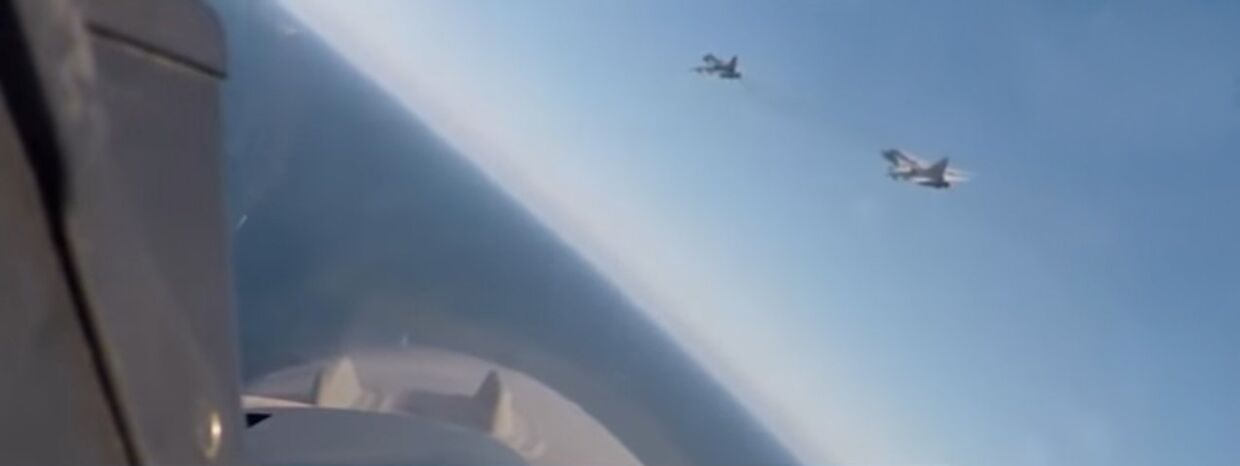 Cтычка F-16 и российских истребителей над Балтикой