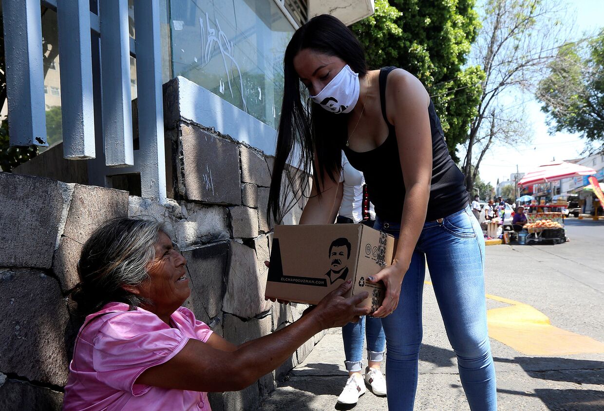 Кампания по оказанию помощи нуждающимся пожилым людям во время вспышки COVID-19 в Гвадалахаре, Мексика