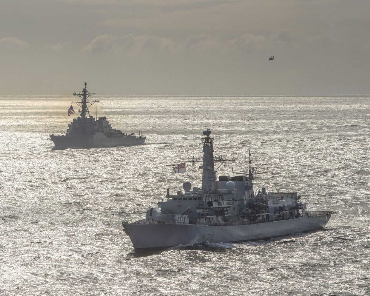 Военные учения кораблей НАТО в Баренцевом море