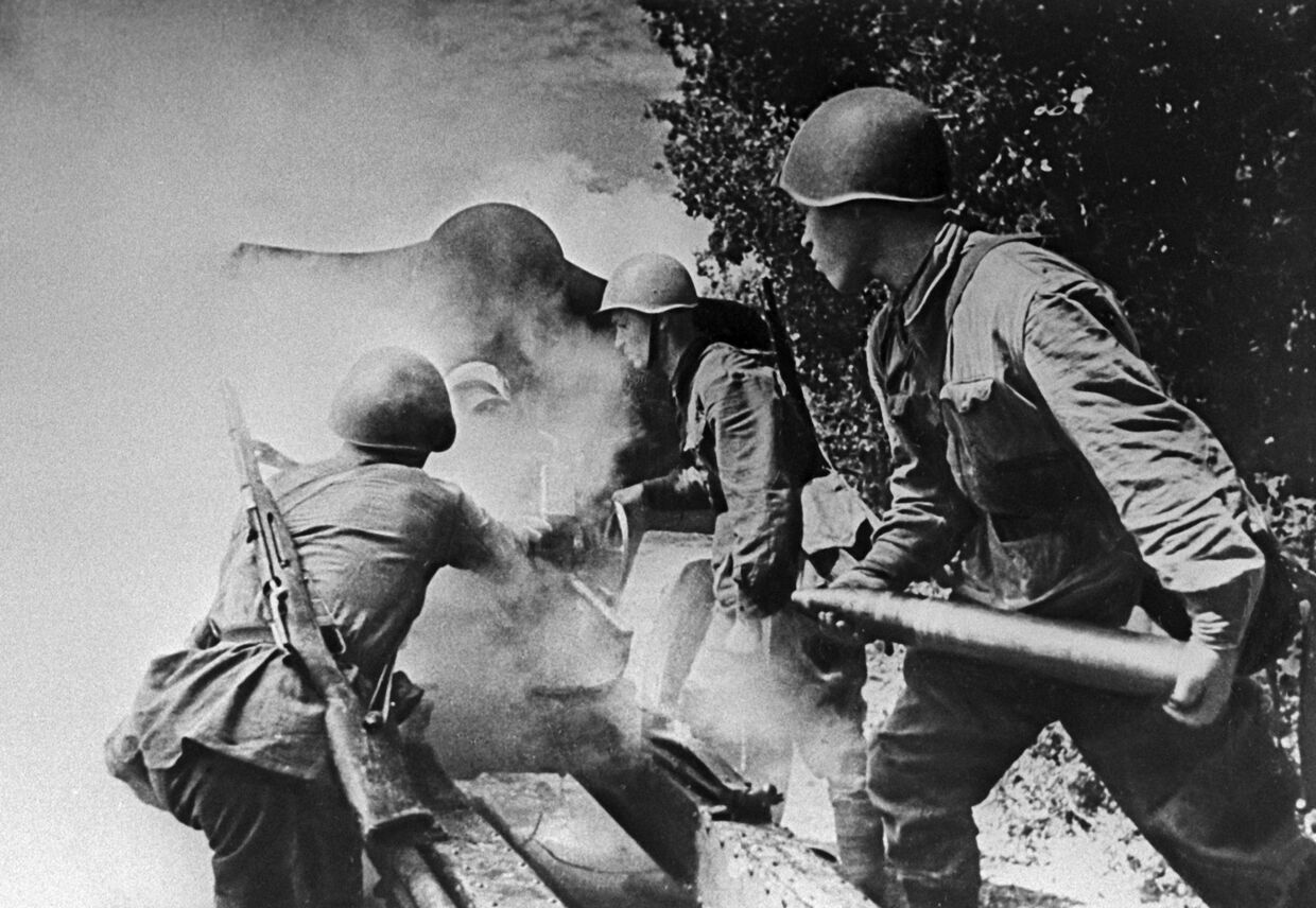 Артиллеристы на огневом рубеже. Великая Отечественная война 1941-1945 г.г.