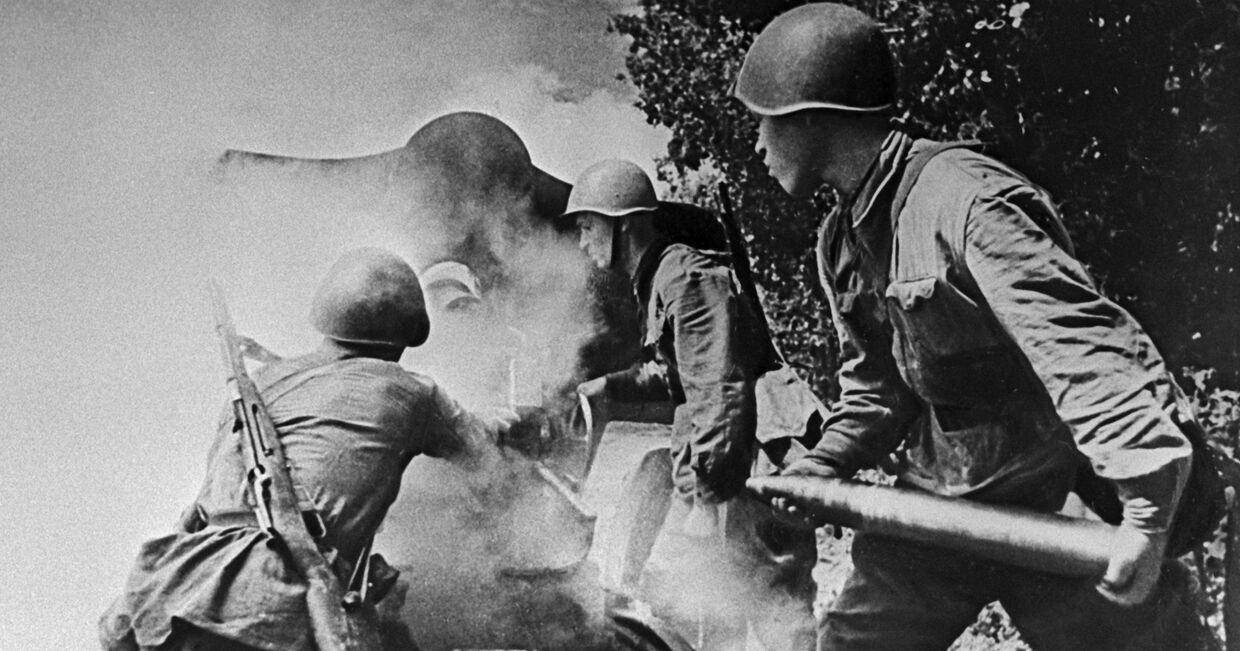 Артиллеристы на огневом рубеже. Великая Отечественная война 1941-1945 г.г.