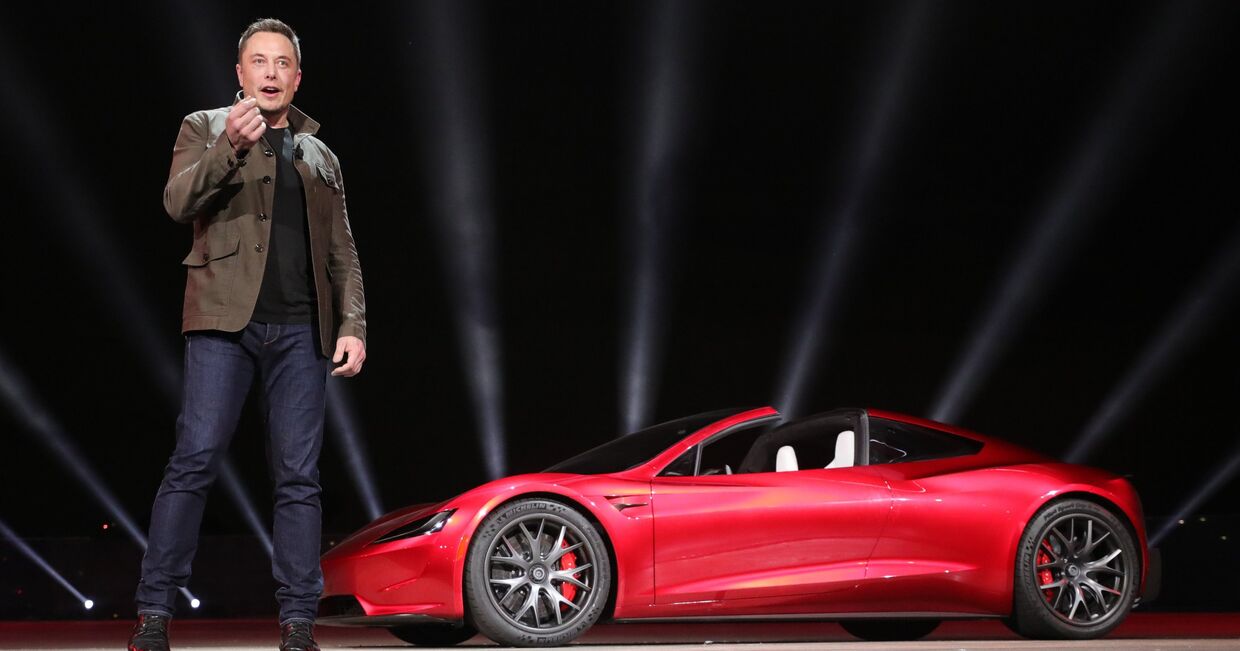 Компания Tesla представила новые модели электромобилей