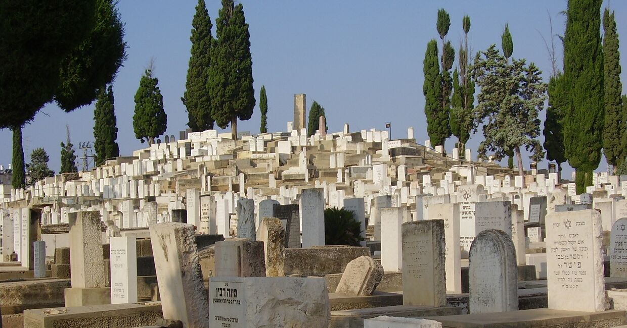 Старое кладбище в Израиле