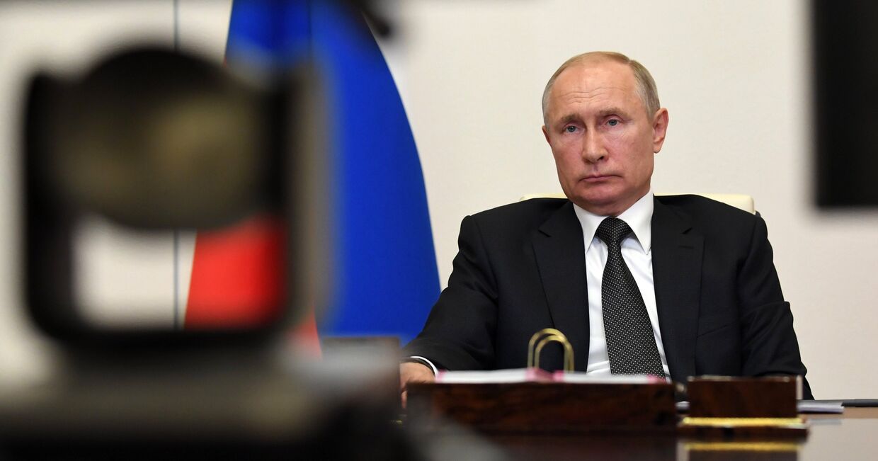 Президент РФ В. Путин провел совещание с представителями общественности Дагестана