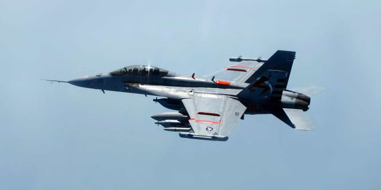 Боинг EA-18 «Гроулер» — палубный самолёт радиоэлектронной борьбы ВМС США Боинг EA-18 «Гроулер» — палубный самолёт радиоэлектронной борьбы ВМС США