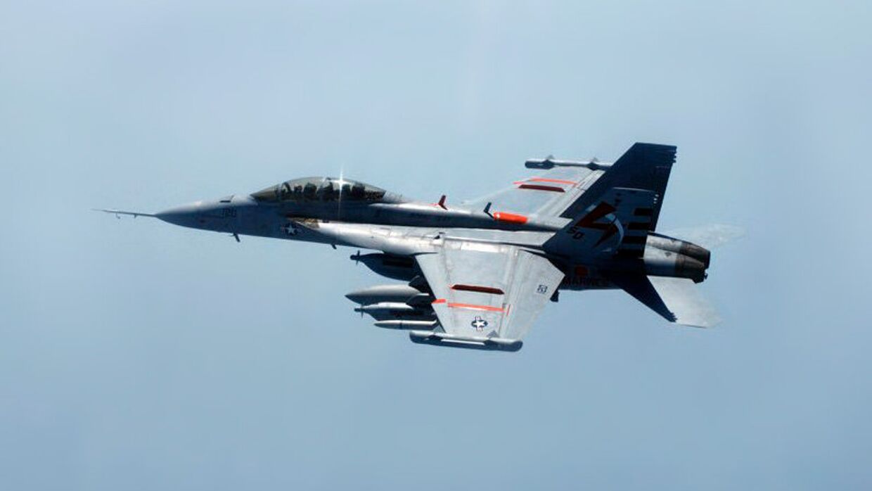 Боинг EA-18 «Гроулер» — палубный самолёт радиоэлектронной борьбы ВМС США
