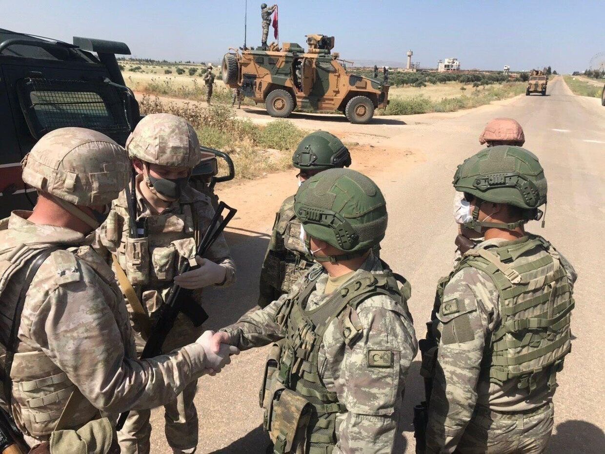 Россия и Турция провели совместное патрулирование в сирийской провинции Алеппо-Латакия