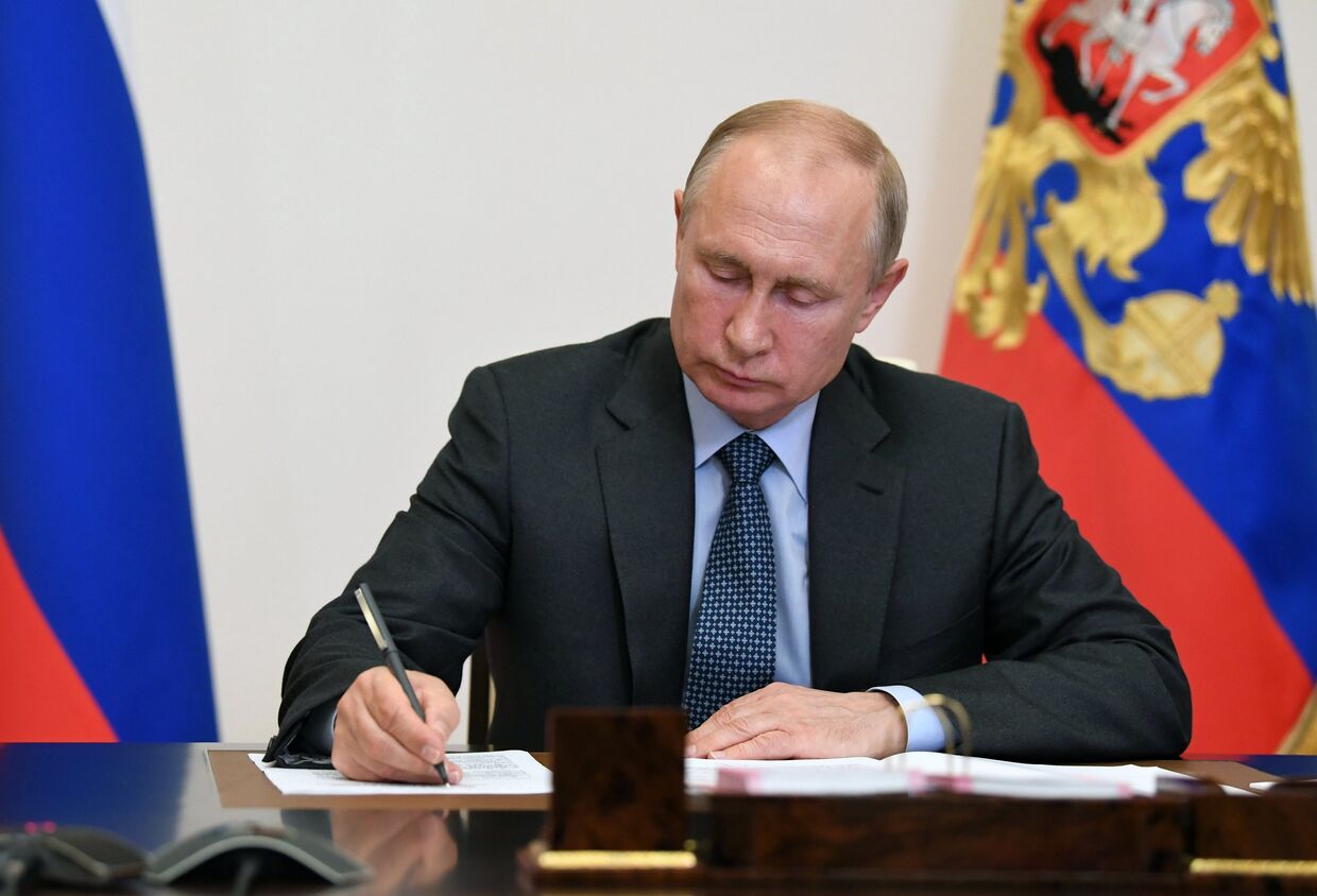 Президент РФ В. Путин встретился с президентом Татарстана Р. Миннихановым